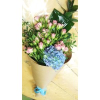 Букет из гортензии и спрейных роз - заказать доставку цветов онлайн